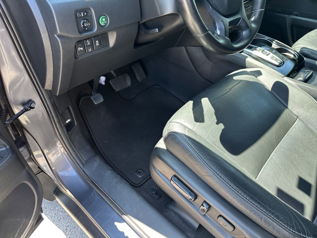 Used Car 2019 Honda Pilot  Touring For Sale Under $25,000 In Austin, Texas