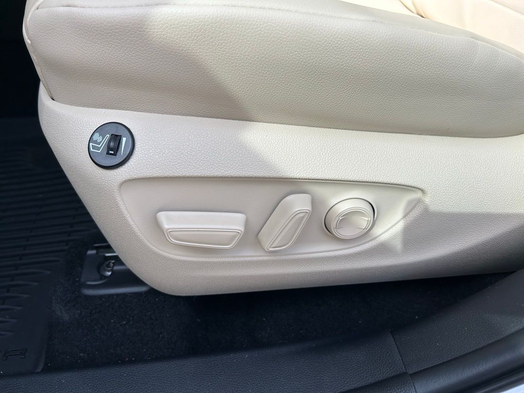 Thumbnail: 2025 Toyota Highlander - 17