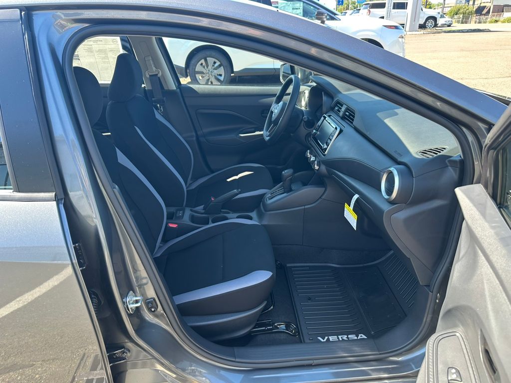 2025 Nissan Versa 1.6 S