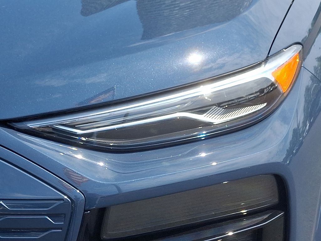 2025 Audi e-tron Premium 6