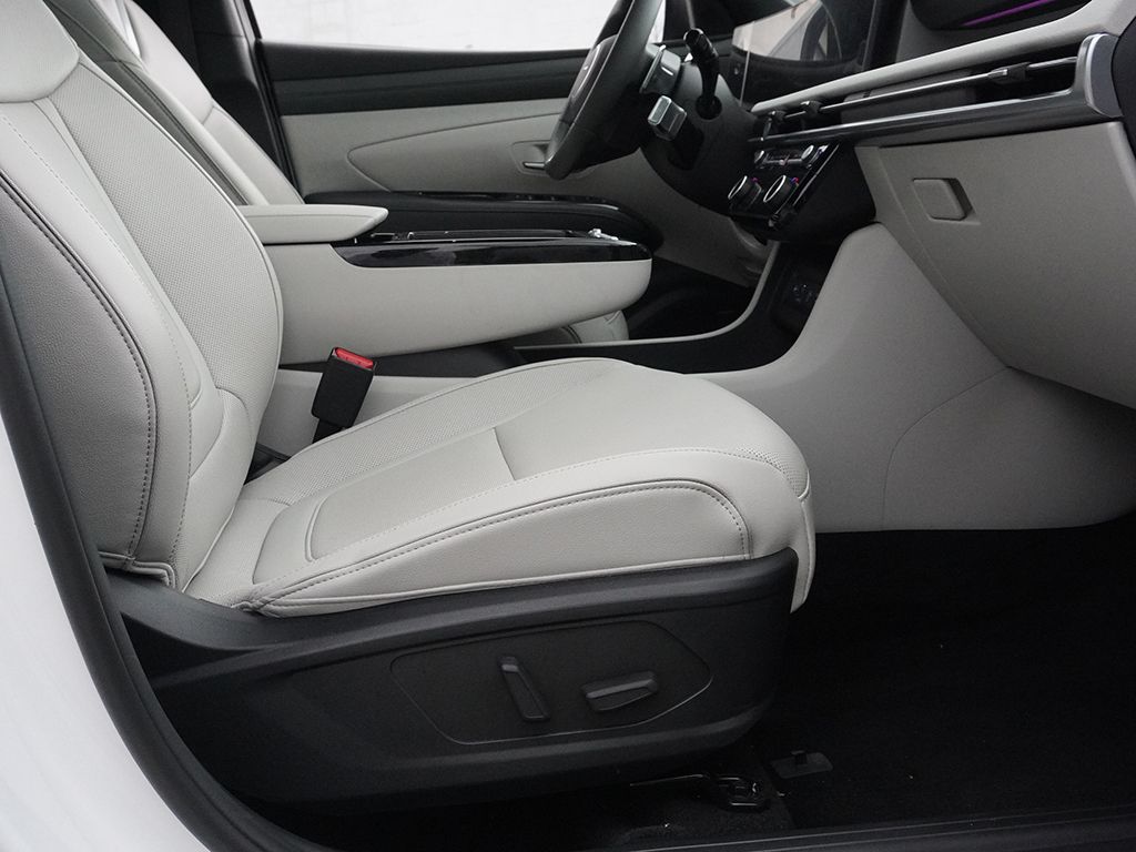 Used 2025 White Hyundai Limited image 35