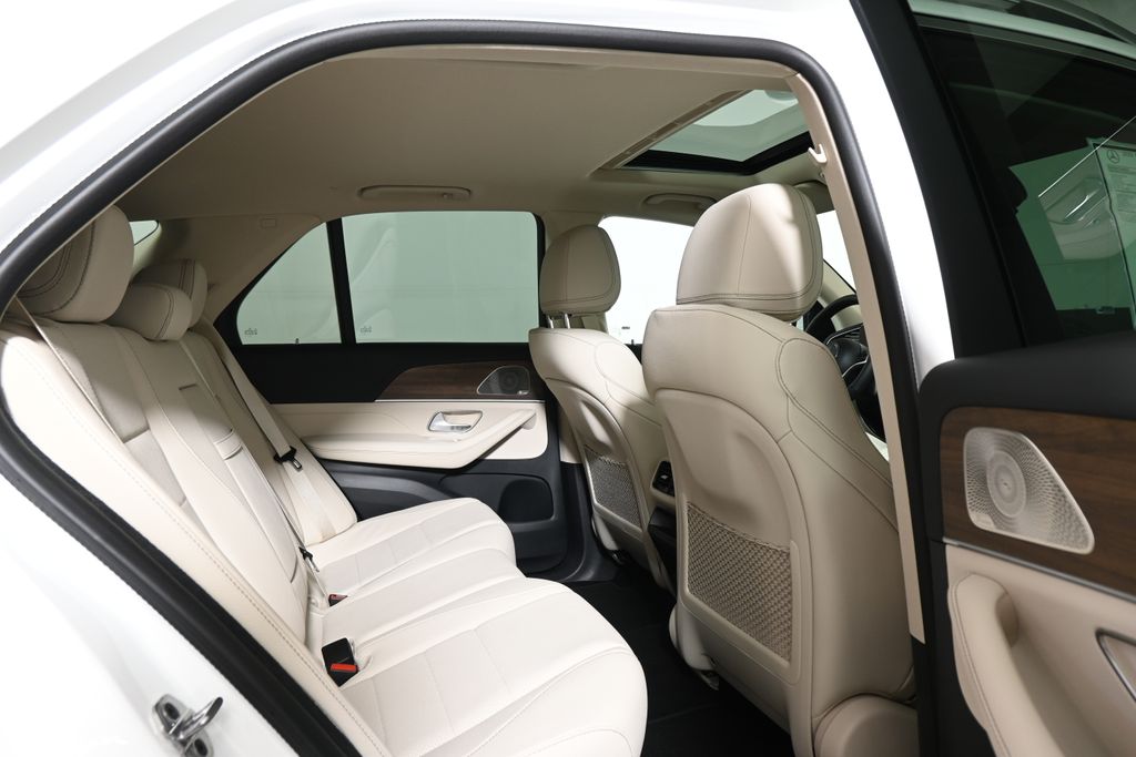 Thumbnail: 2026 Mercedes-Benz GLE - 20