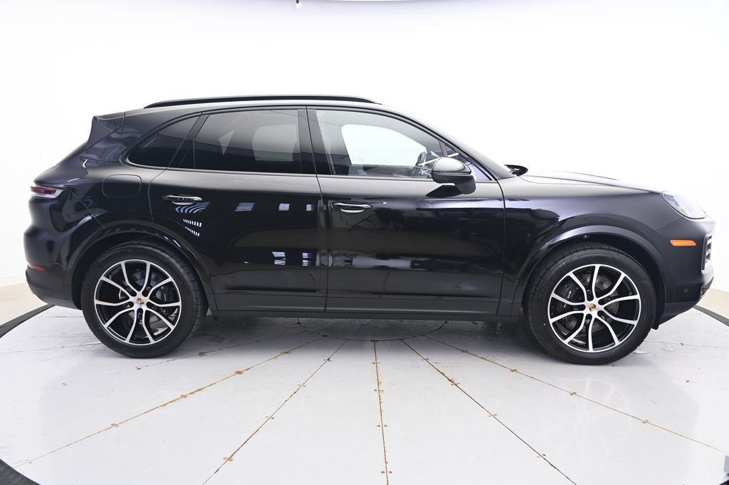 Thumbnail: 2025 Porsche Cayenne - 8