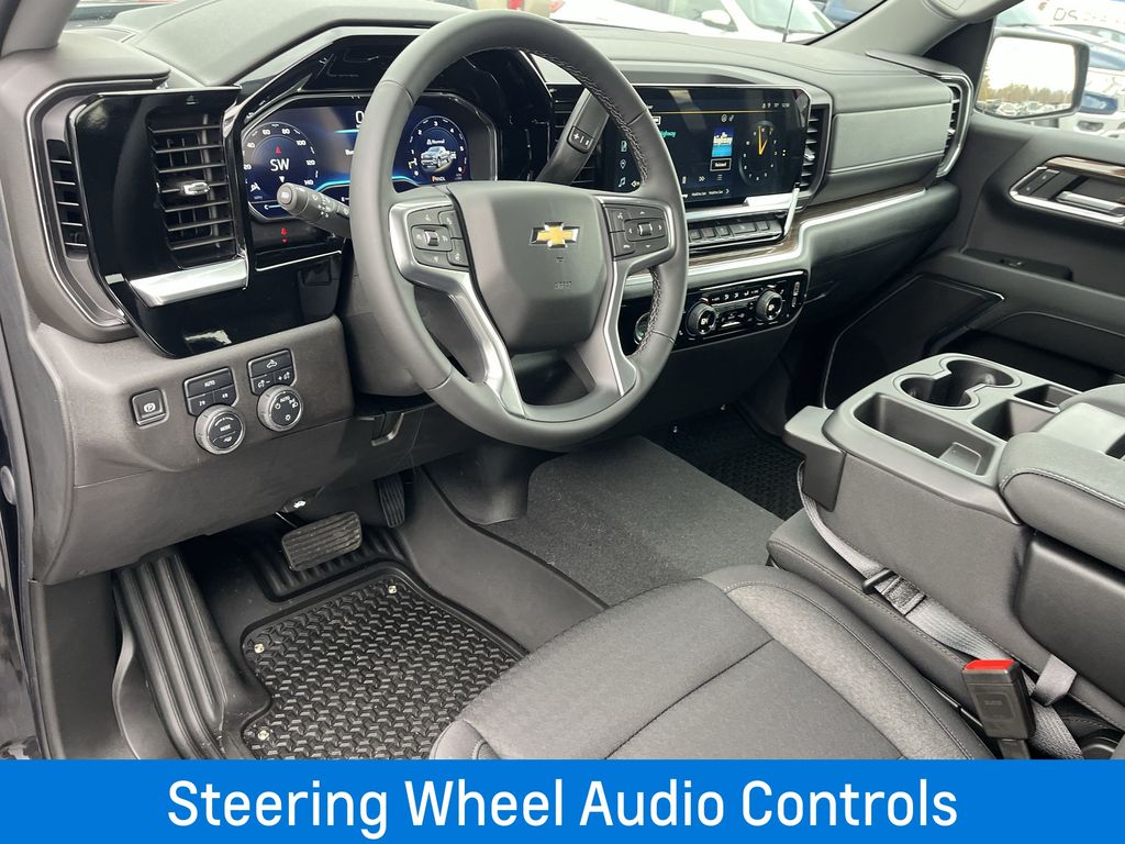 2024 Chevrolet Silverado 1500 LT photo