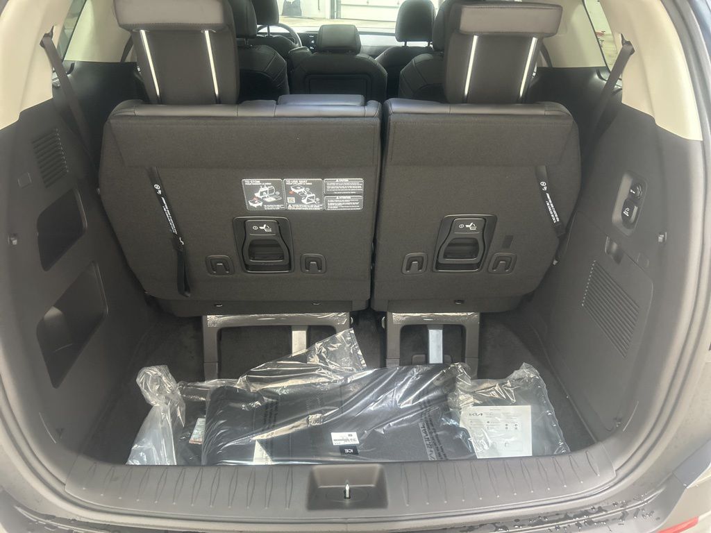 new 2026 Kia Carnival car, priced at $47,685