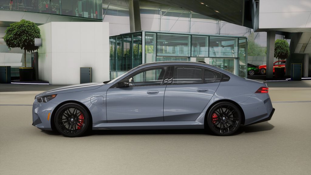Thumbnail: 2026 BMW M5 - 4