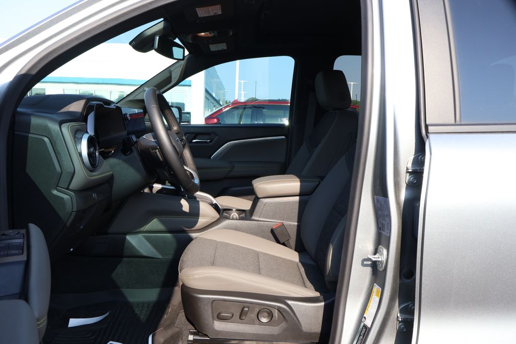 2024 Chevrolet Colorado ZR2 14
