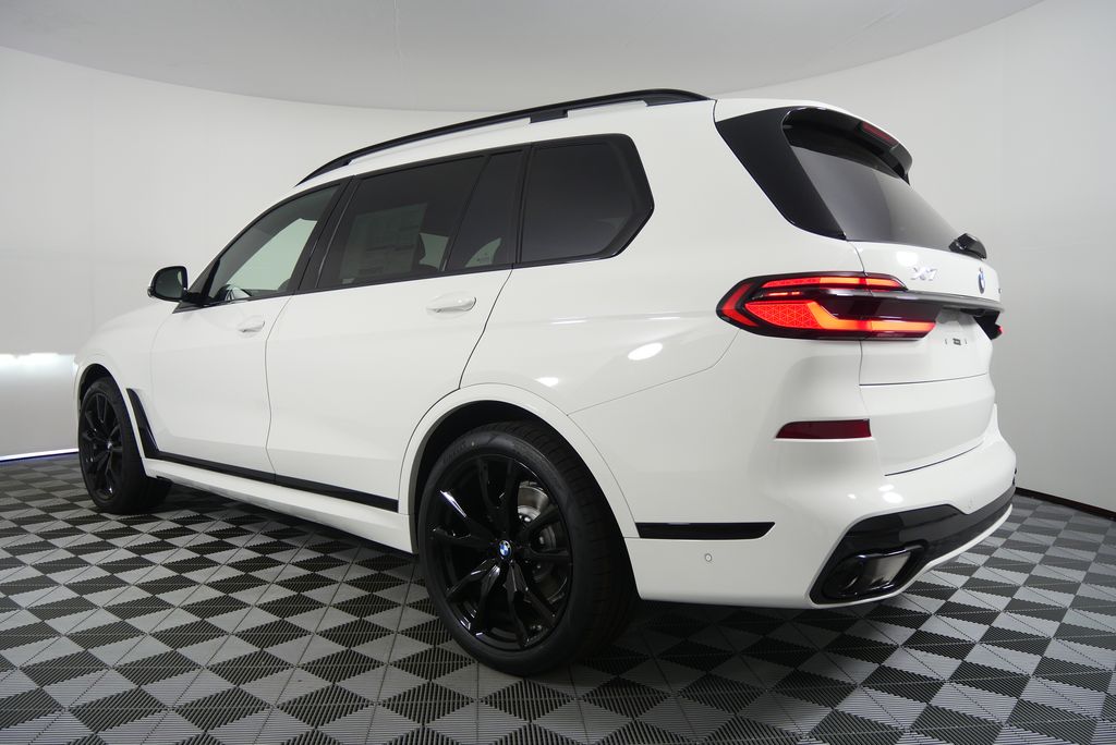 Thumbnail: 2026 BMW X7 - 5