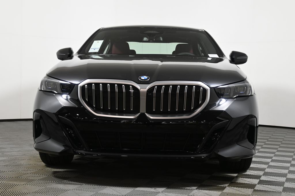 Thumbnail: 2026 BMW 5 Series - 10