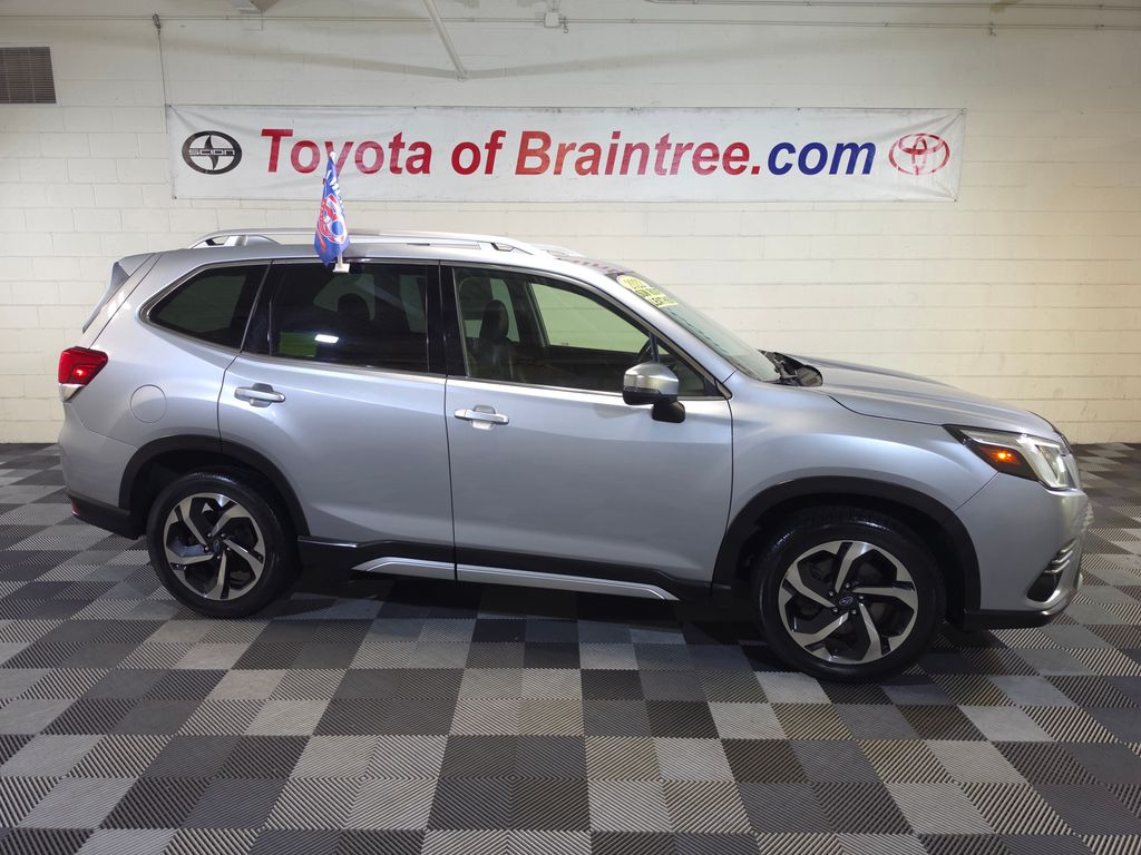Ice Silver Metallic 2022 Subaru Forester SUV / Crossover All-Wheel Drive Continuously Variable Transmission