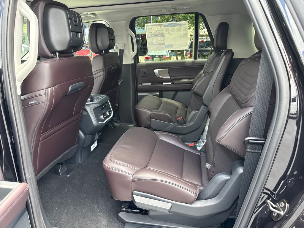 New 2026 Black Ford Platinum image 28