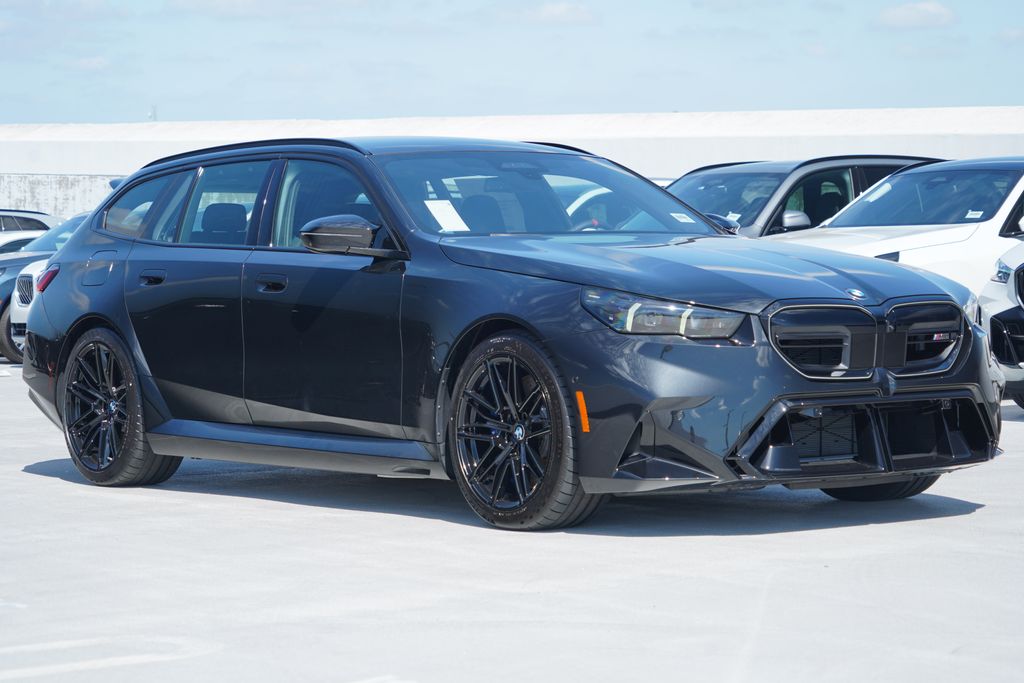 Thumbnail: 2026 BMW M5 - 3