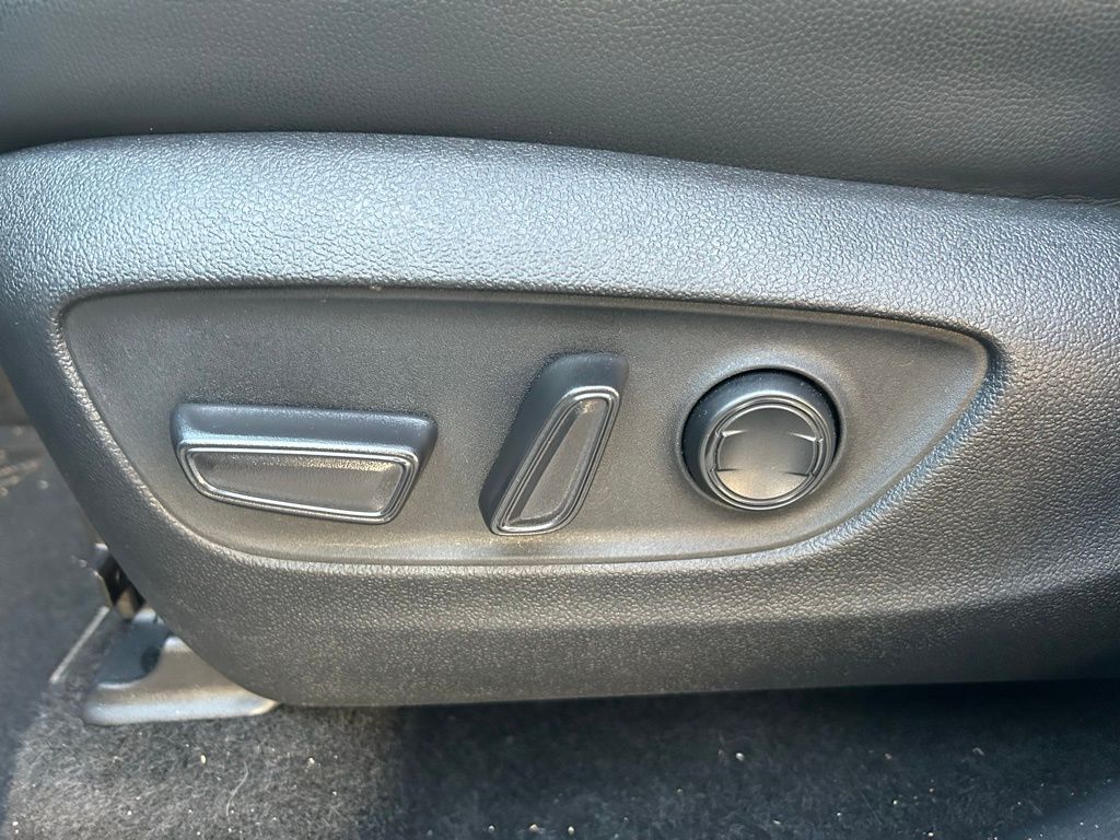 Thumbnail: 2024 Toyota Highlander - 17