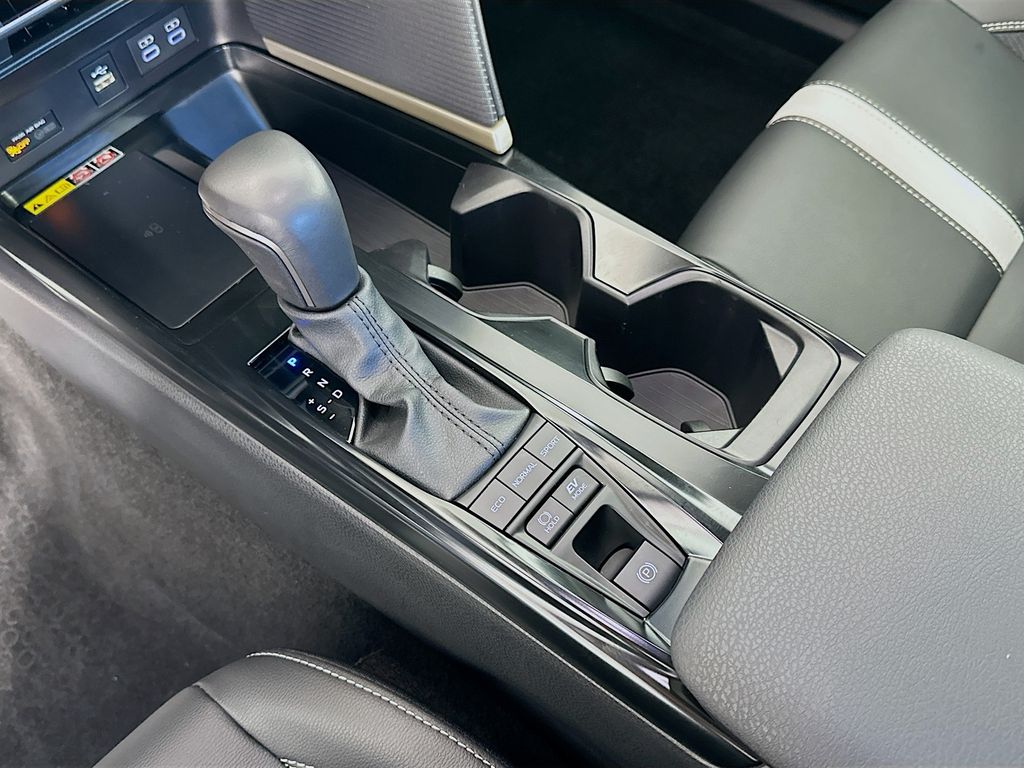 Thumbnail: 2025 Toyota Camry - 16