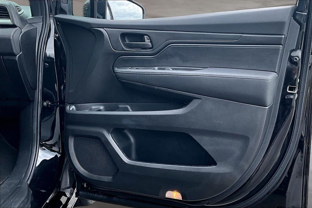Used 2024 Honda Odyssey Van