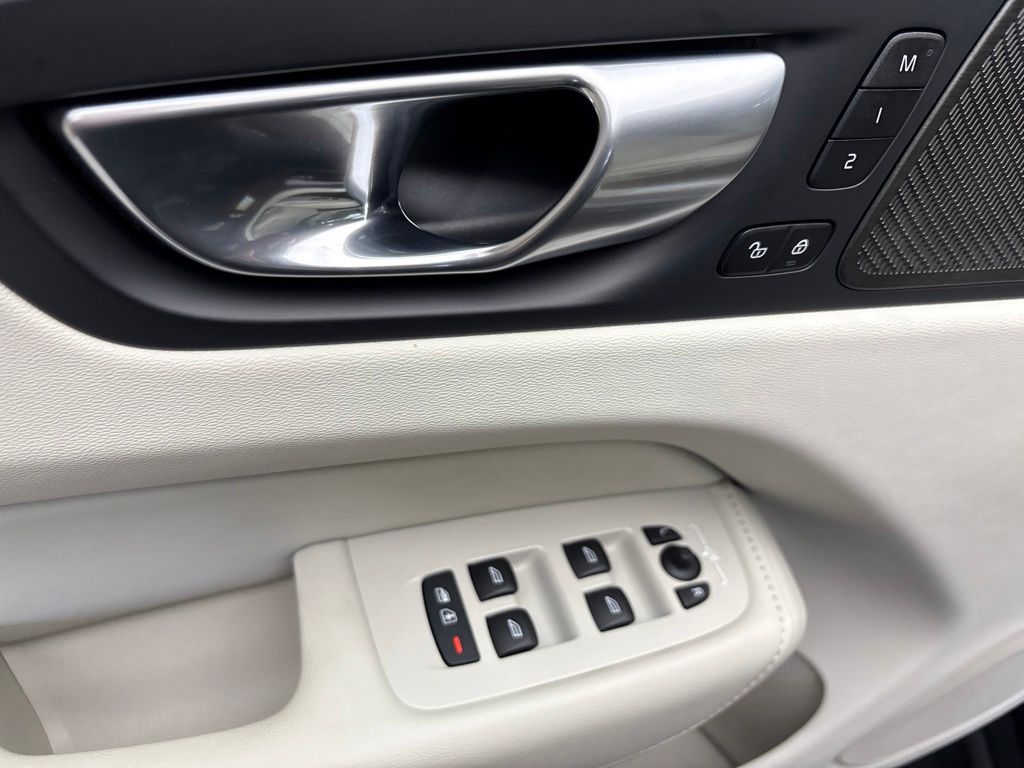 Thumbnail: 2024 Volvo XC60 - 5