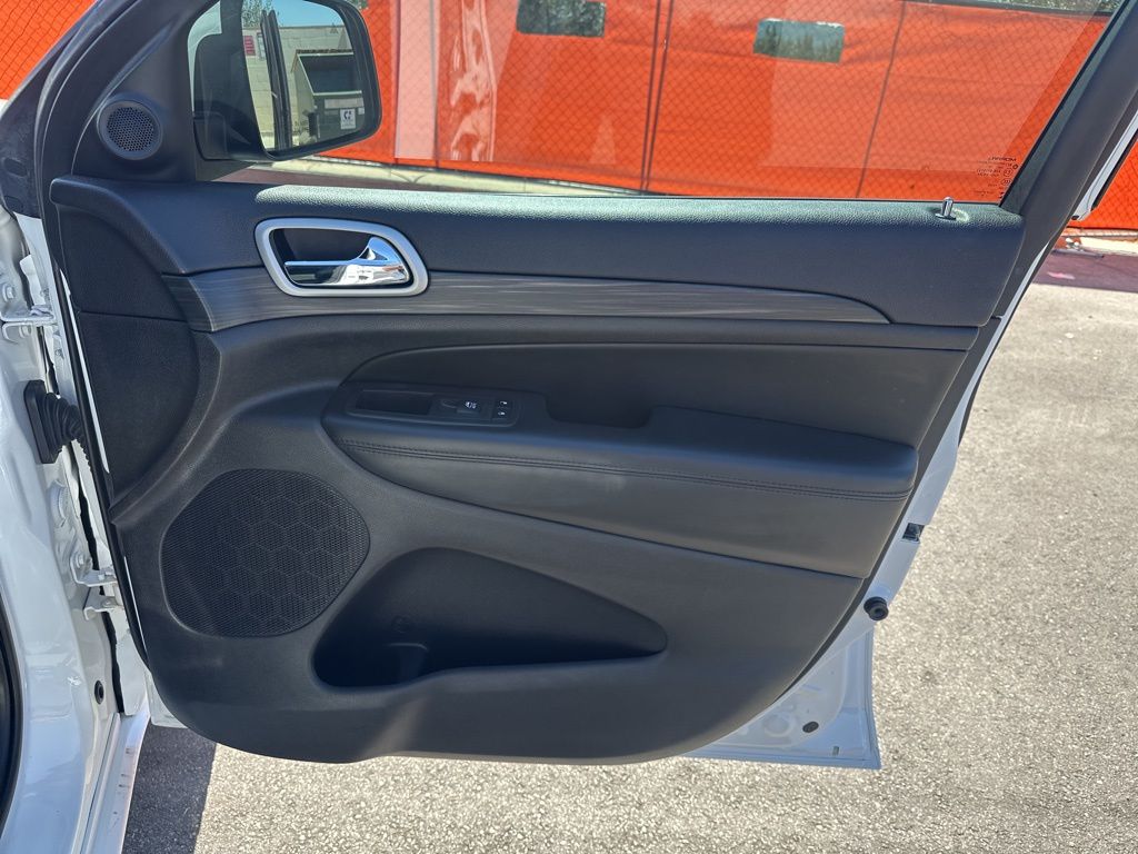 Used Car 2019 Jeep Grand Cherokee  Altitude For Sale Under $20,000 In Austin, Texas