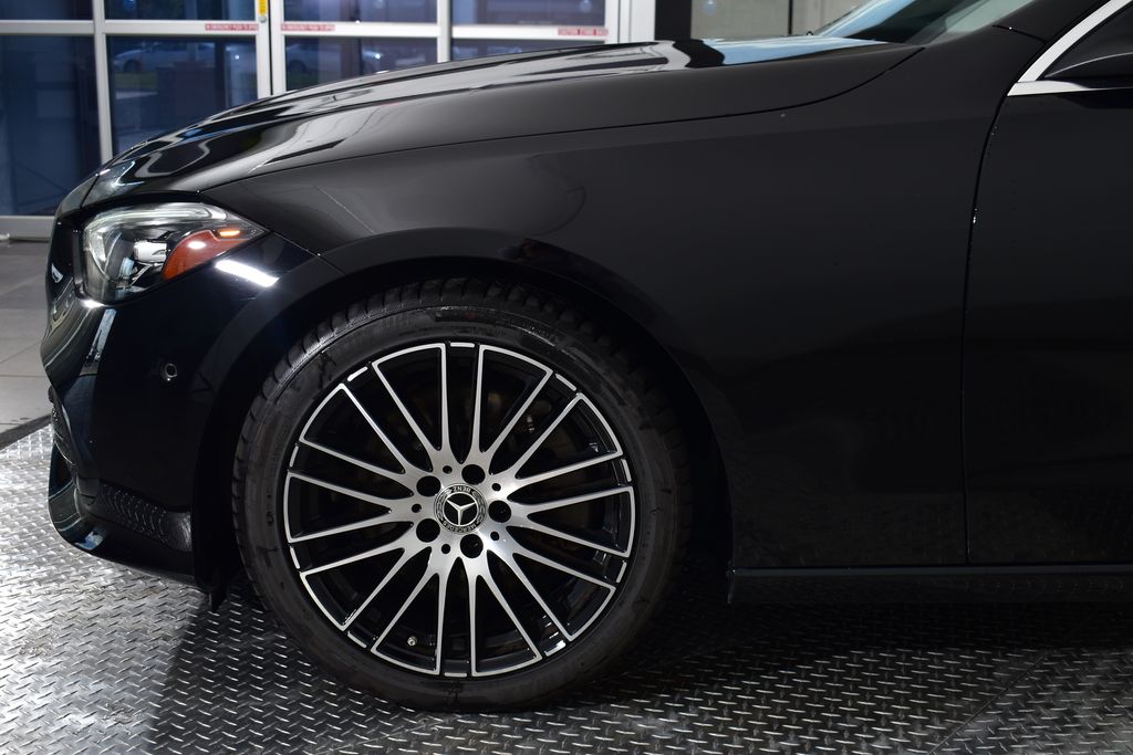 Thumbnail: 2023 Mercedes-Benz C-Class - 9