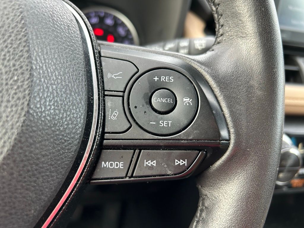Thumbnail: 2021 Toyota RAV4 - 19