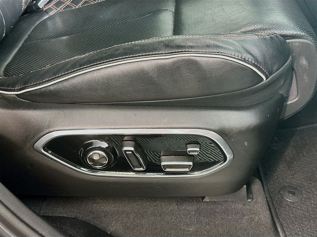 Used 2022 Gray Jeep Summit 4xe image 23