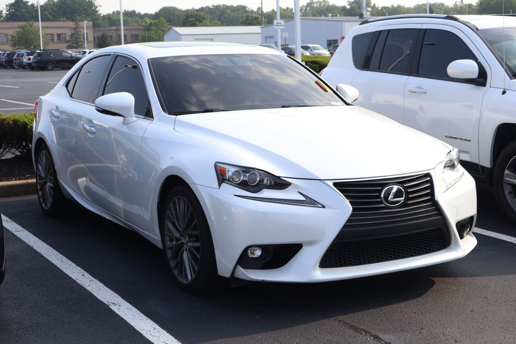 Thumbnail: 2015 Lexus IS - 3