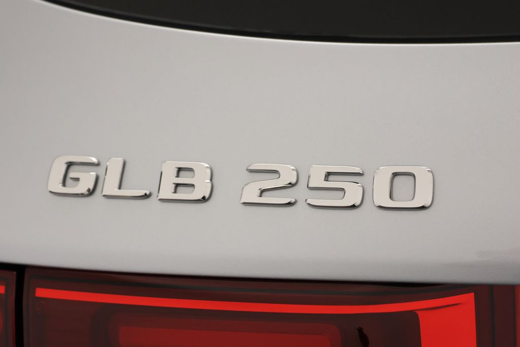 Thumbnail: 2026 Mercedes-Benz GLB - 9