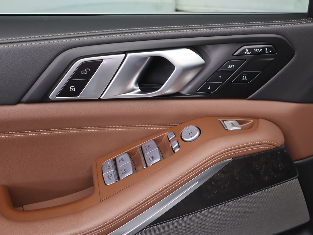 Thumbnail: 2023 BMW X7 - 25