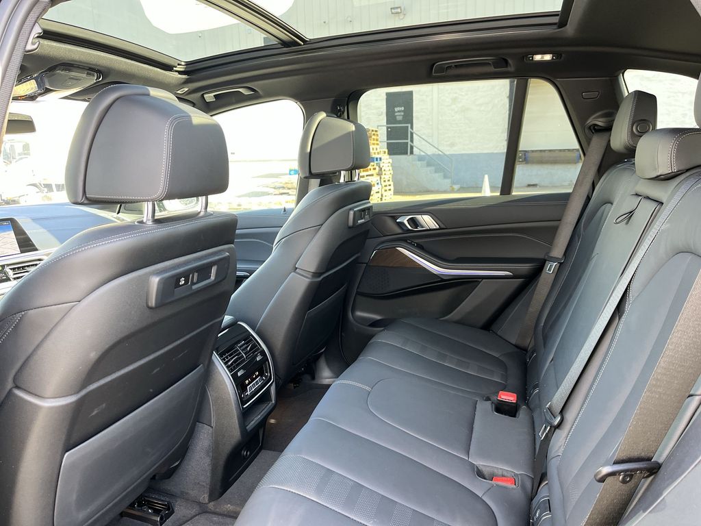 Thumbnail: 2022 BMW X5 - 22