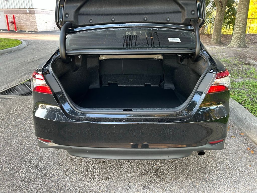 Thumbnail: 2023 Toyota Camry - 10