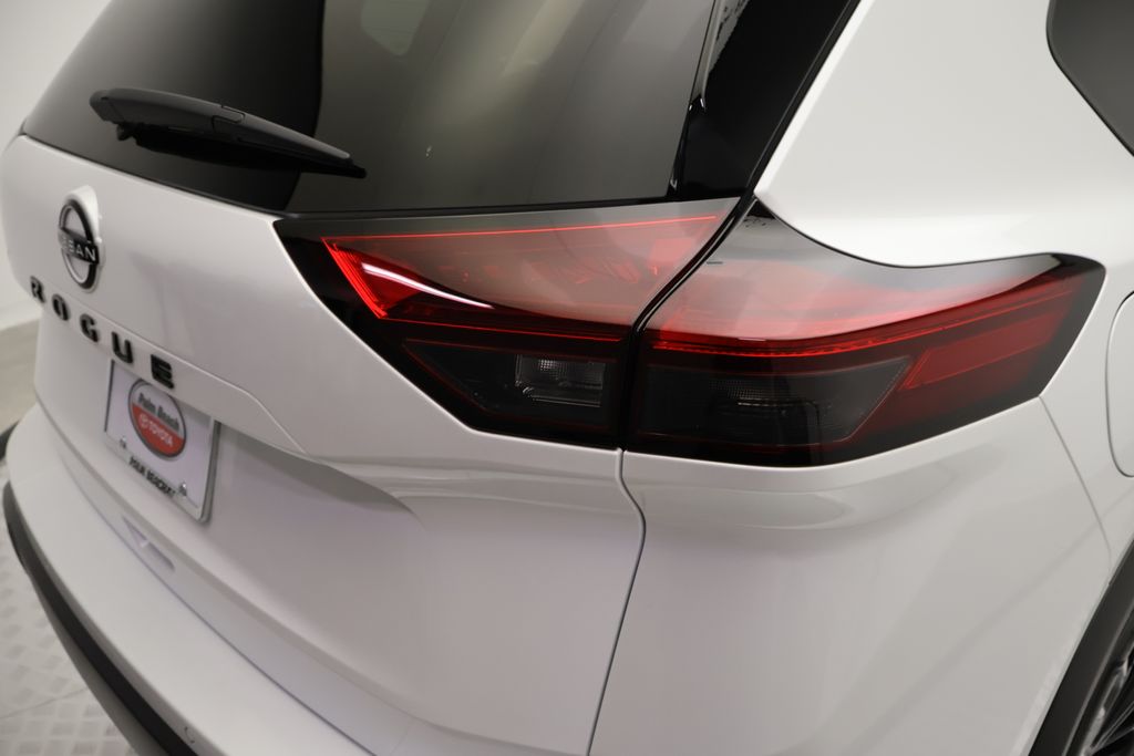 Thumbnail: 2026 Nissan Rogue - 9