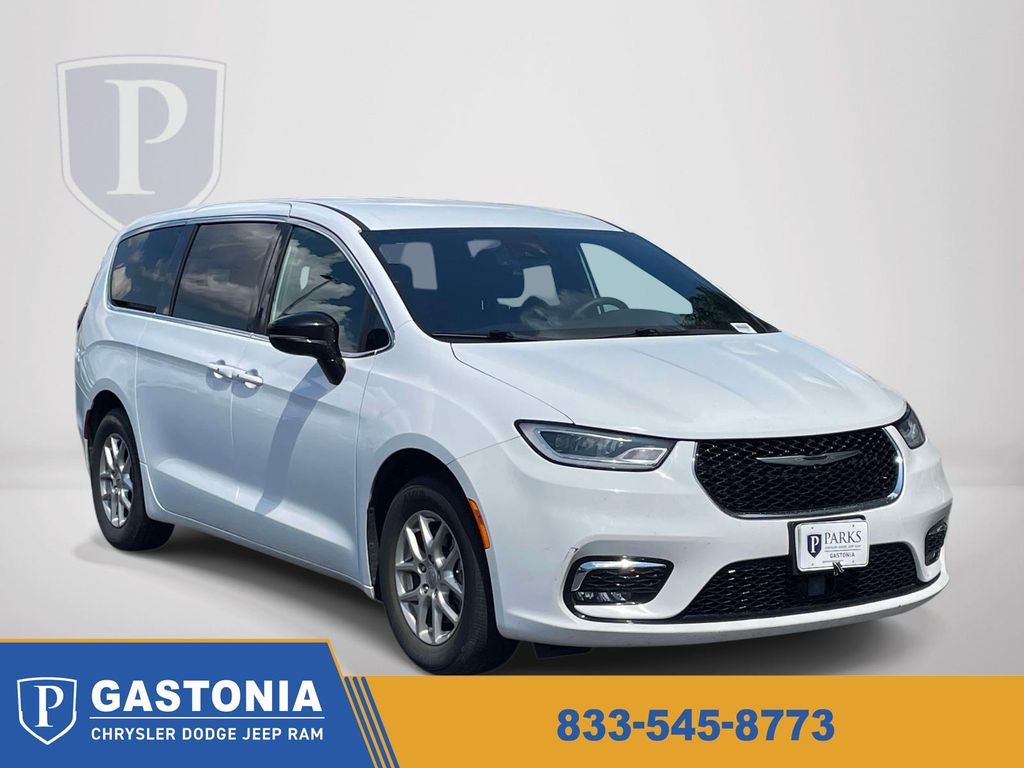 Bright White Clearcoat 2025 Chrysler Pacifica Minivan Front-Wheel Drive 9-Speed Automatic