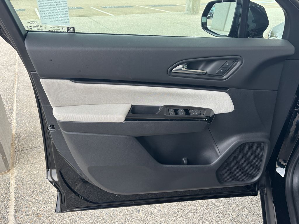 Thumbnail: 2025 Honda Prologue - 26