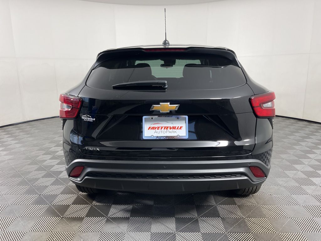 Thumbnail: 2026 Chevrolet Trax - 4