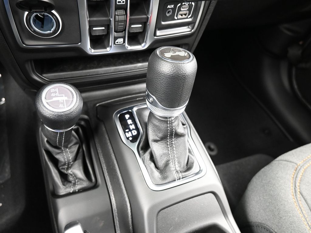 New 2026 Granite Crystal Metallic Clearcoat Jeep Sport image 19