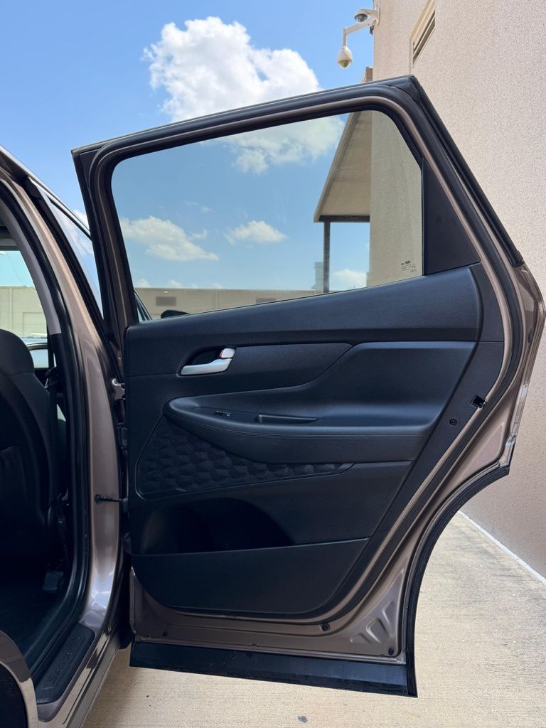 2020 Hyundai Santa Fe SE 12