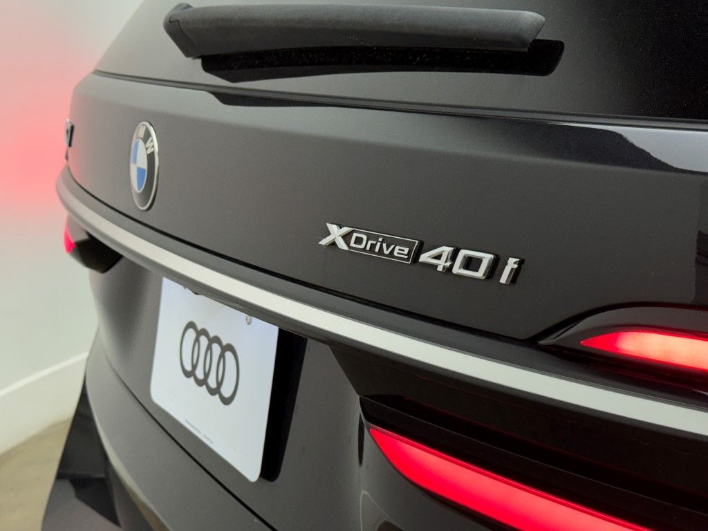2023 BMW X7 xDrive40i 13