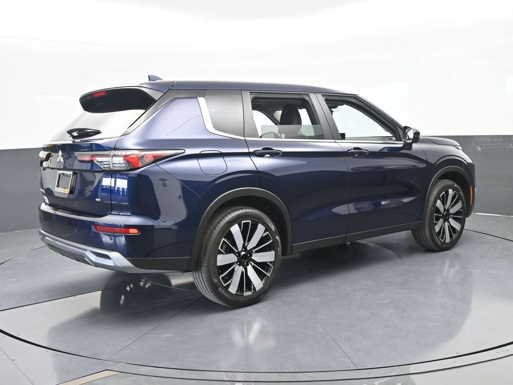 New 2026 Blue Metallic Mitsubishi SE image 6