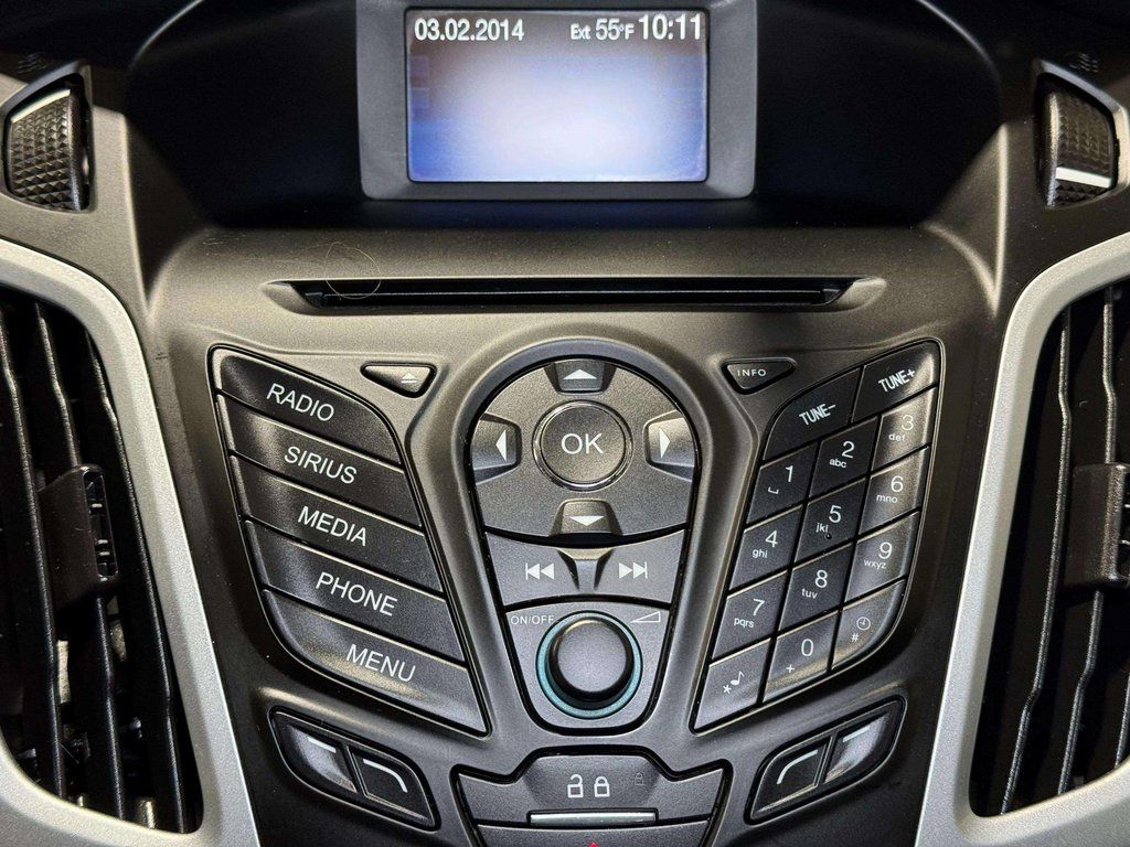 Used 2014 Tuxedo Black Metallic Ford SE image 6