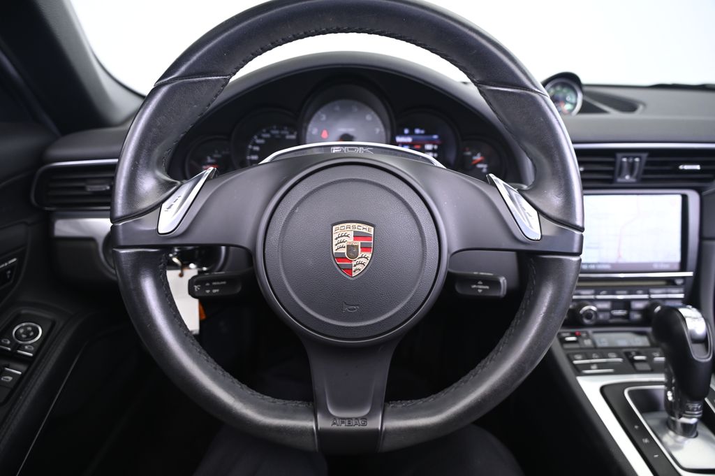 Thumbnail: 2013 Porsche 911 - 31