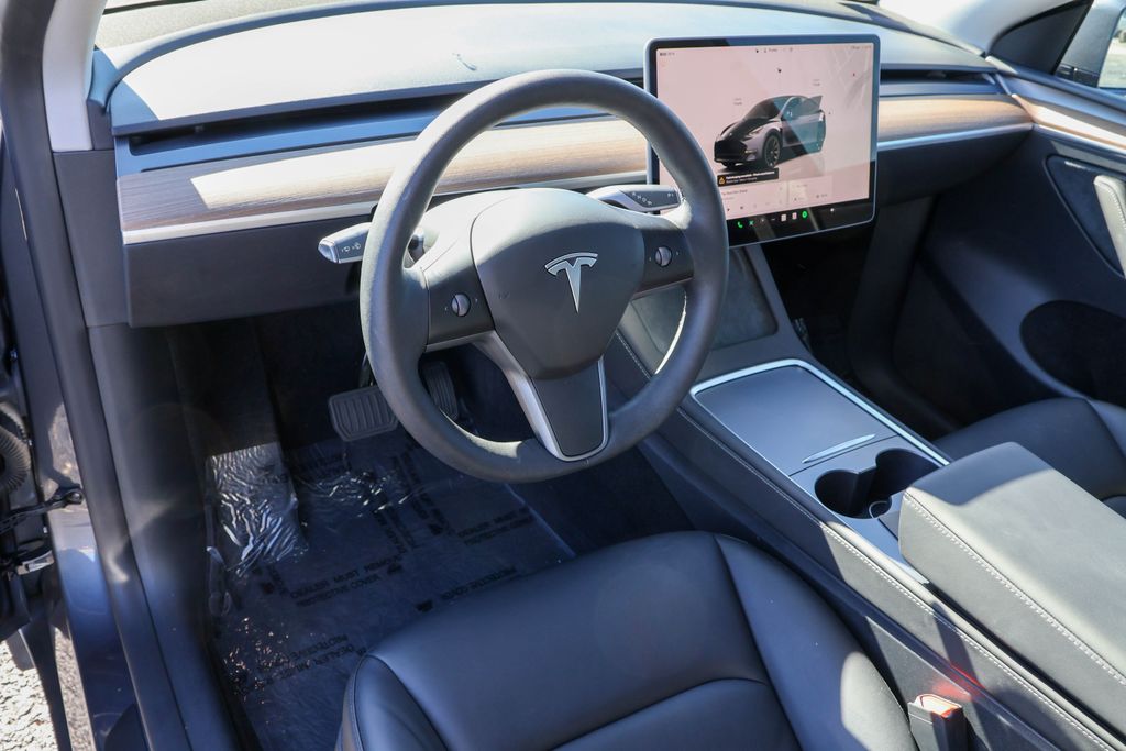 2023 Tesla Model Y Long Range 3