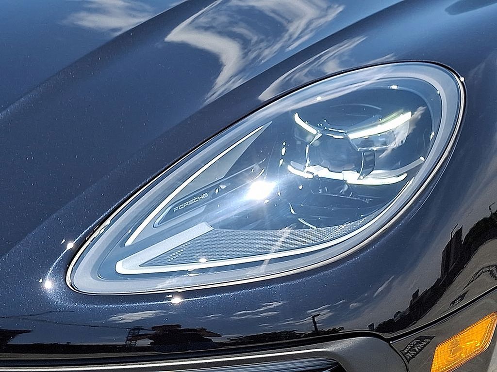 Thumbnail: 2025 Porsche Macan - 12