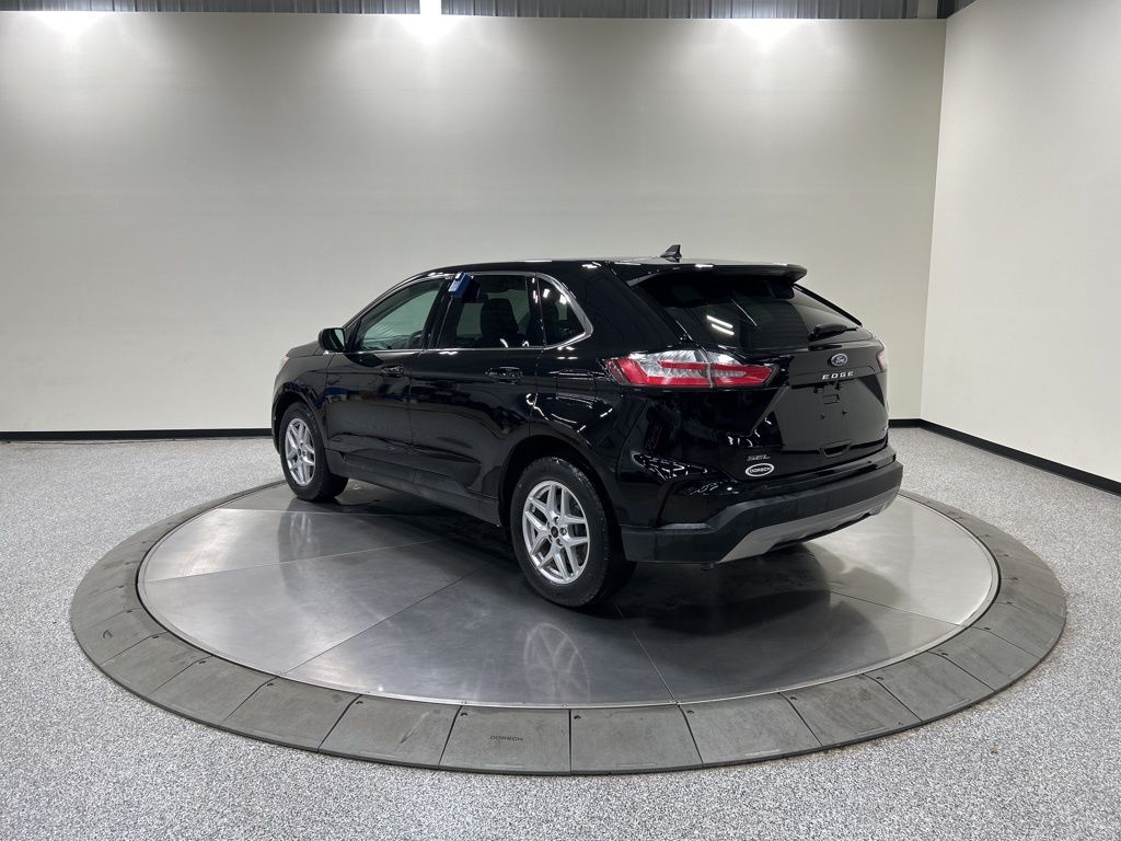 used 2024 Ford Edge car, priced at $28,637