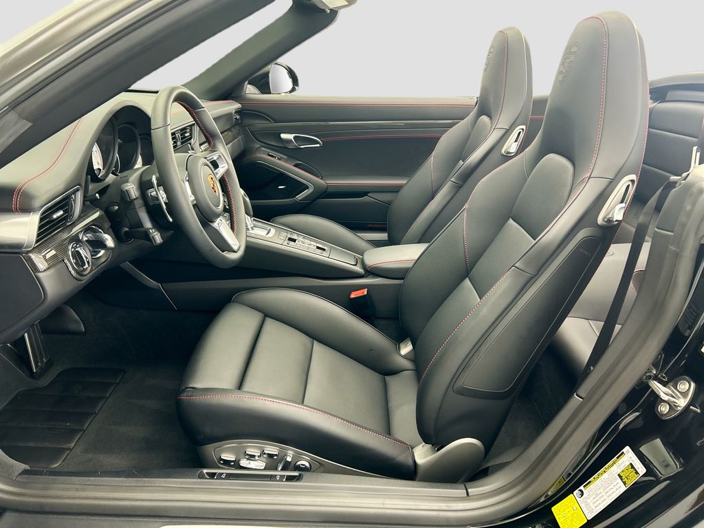 Thumbnail: 2019 Porsche 911 - 5