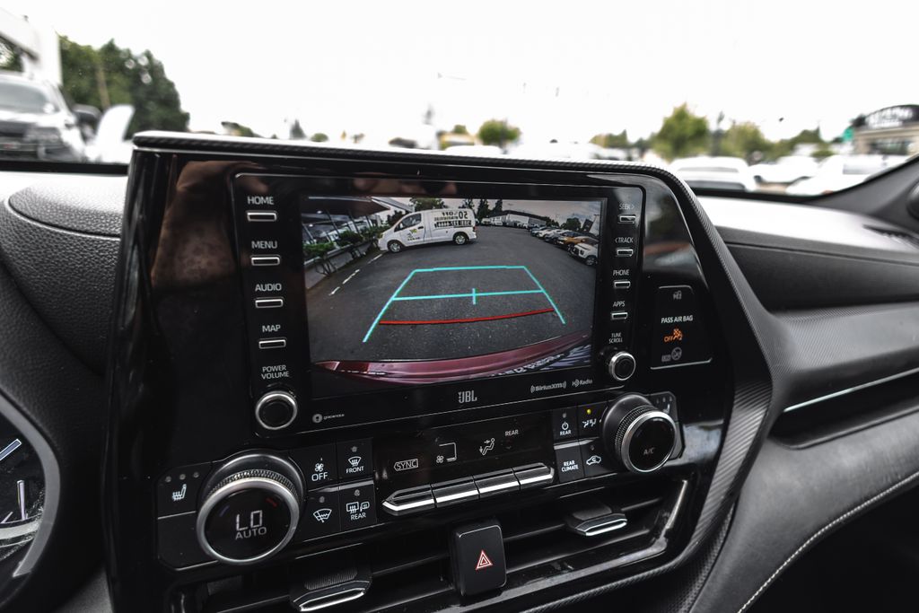 2021 Toyota Highlander XSE thumbnail 12