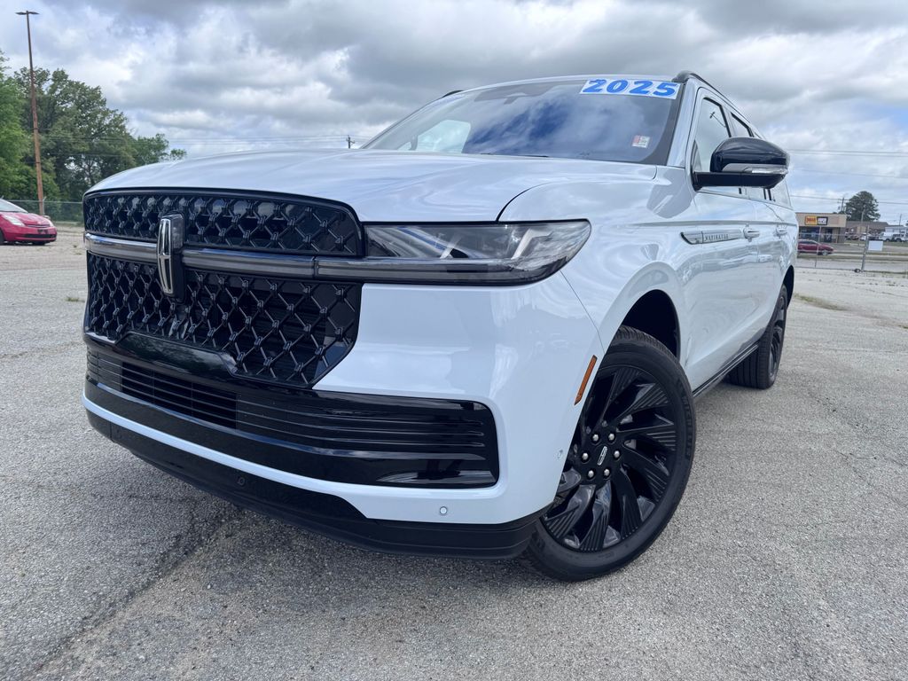 Crystal White 2025 Lincoln Navigator L Reserve 4WD SUV / Crossover Four-Wheel Drive Automatic
