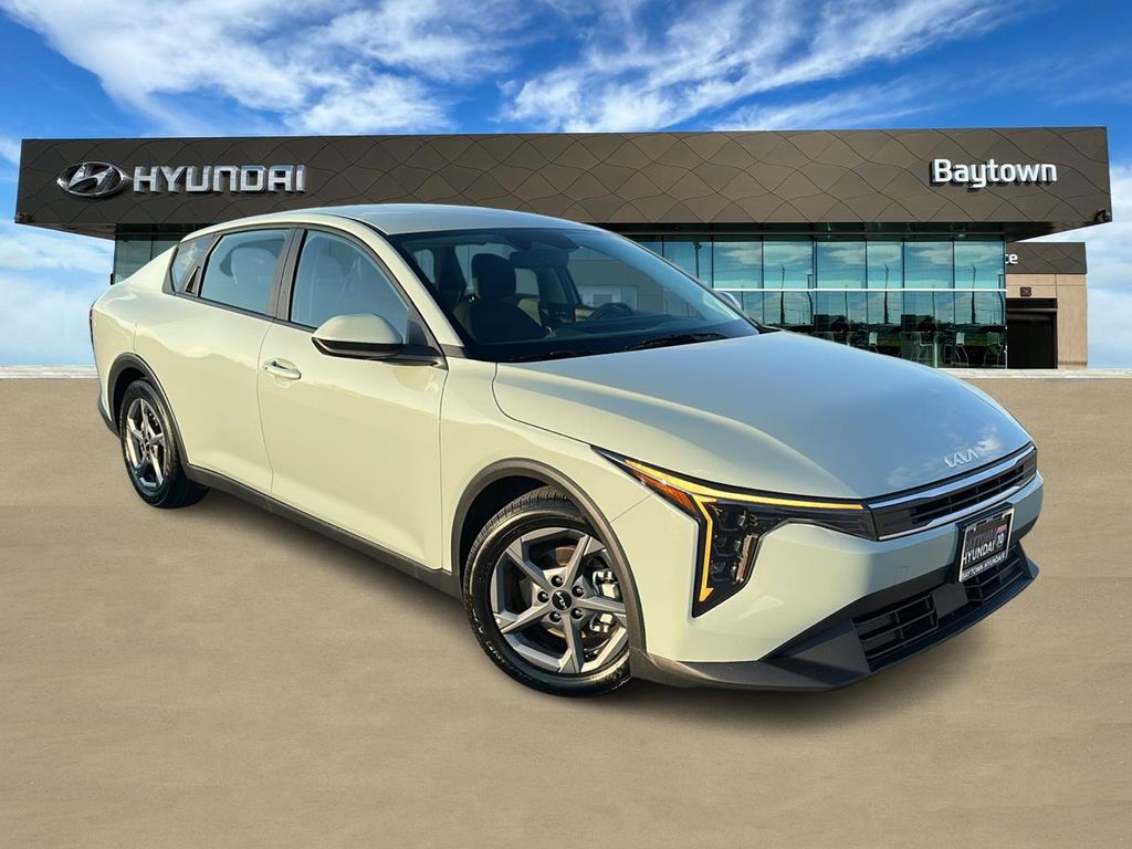 2025 Kia K4 LXS FWD