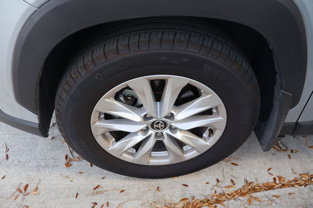 Thumbnail: 2025 Toyota Corolla Cross - 4