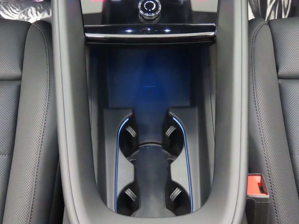 Thumbnail: 2025 Porsche Macan - 31