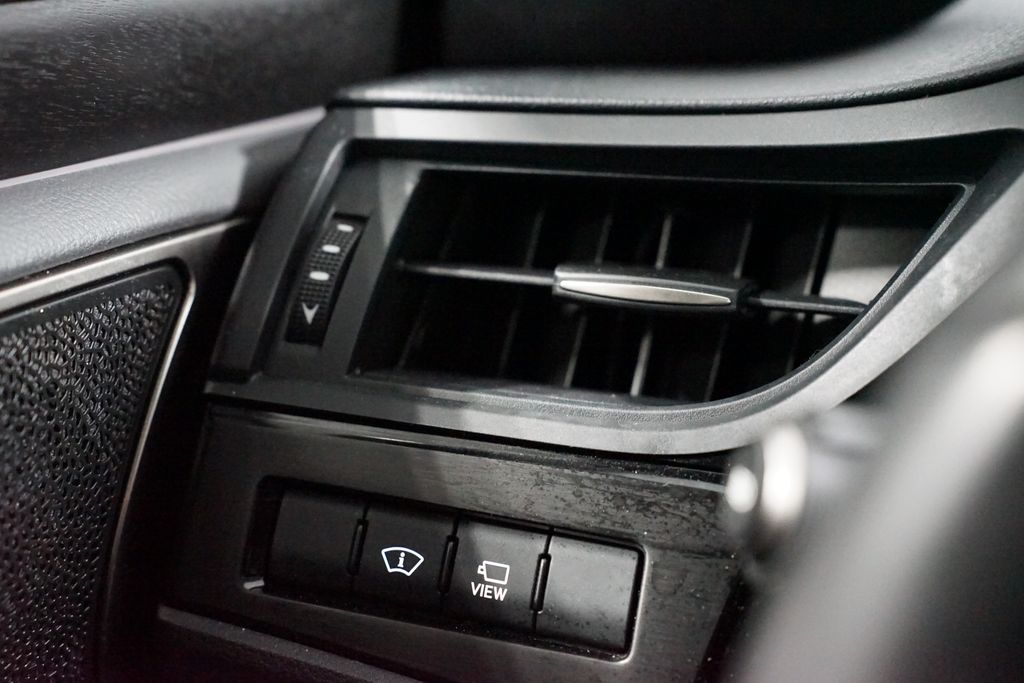 Thumbnail: 2024 Lexus ES - 27