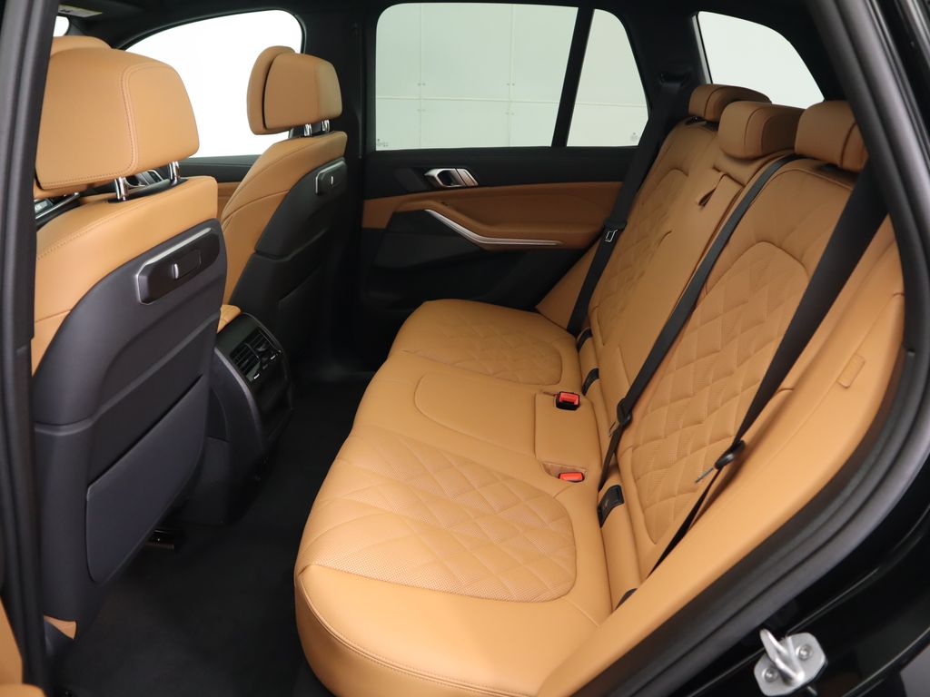 Thumbnail: 2026 BMW X5 - 23